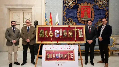 "Alicante en altar", el cartel de la Semana Santa que utiliza las letras de la ciudad para ilustrar la fiesta Presentación del cartel de la Semana Santa de Alicante 2023