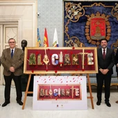 "Alicante en altar", el cartel de la Semana Santa que utiliza las letras de la ciudad para ilustrar la fiesta "Alicante en altar", el cartel de la Semana Santa que utiliza las letras de la ciudad para ilustrar la fiesta