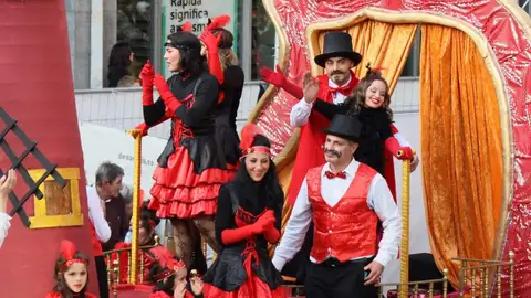 Jácome cualifica de “apotéosico” o Entroido de Ourense 2023 con máis de 35.000 persoas no Centro Histórico Jácome cualifica de “apotéosico” o Entroido de Ourense 2023 con máis de 35.000 persoas no Centro Histórico