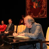Orihuela nombra Hijo Adoptivo de la ciudad a Joan Manuel Serrat Orihuela nombra Hijo Adoptivo de la ciudad a Joan Manuel Serrat