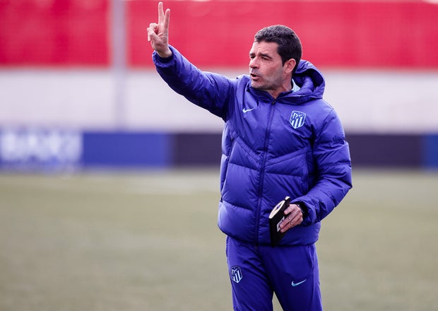 Ellas Juegan 06x15: Manolo Cano: "Sabemos que el objetivo de la Champions está difícil pero es posible" Ellas Juegan 06x15: Manolo Cano: "Sabemos que el objetivo de la Champions está difícil pero es posible"