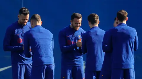 Busquets y Eric García en el entrenamiento del Barcelona Busquets y Eric García en el entrenamiento del Barcelona