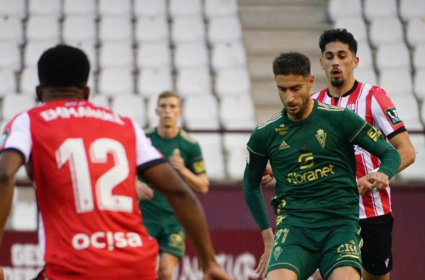 Íñigo Piña: "El vestuario del Real Murcia es muy sano y estamos al margen de lo institucional" Íñigo Piña: "El vestuario del Real Murcia es muy sano y estamos al margen de lo institucional"
