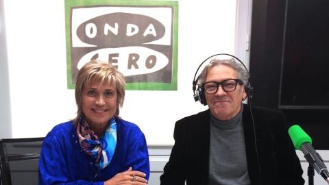 Julia Otero y Lorenzo Santamar&iacute;a en los estudios de Onda Cero