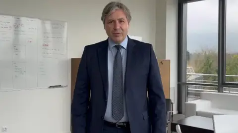 Argüelles (Duro Felguera): "el acuerdo permite para pasar de la supervivencia al crecimiento" Argüelles (Duro Felguera): "el acuerdo permite para pasar de la supervivencia al crecimiento"