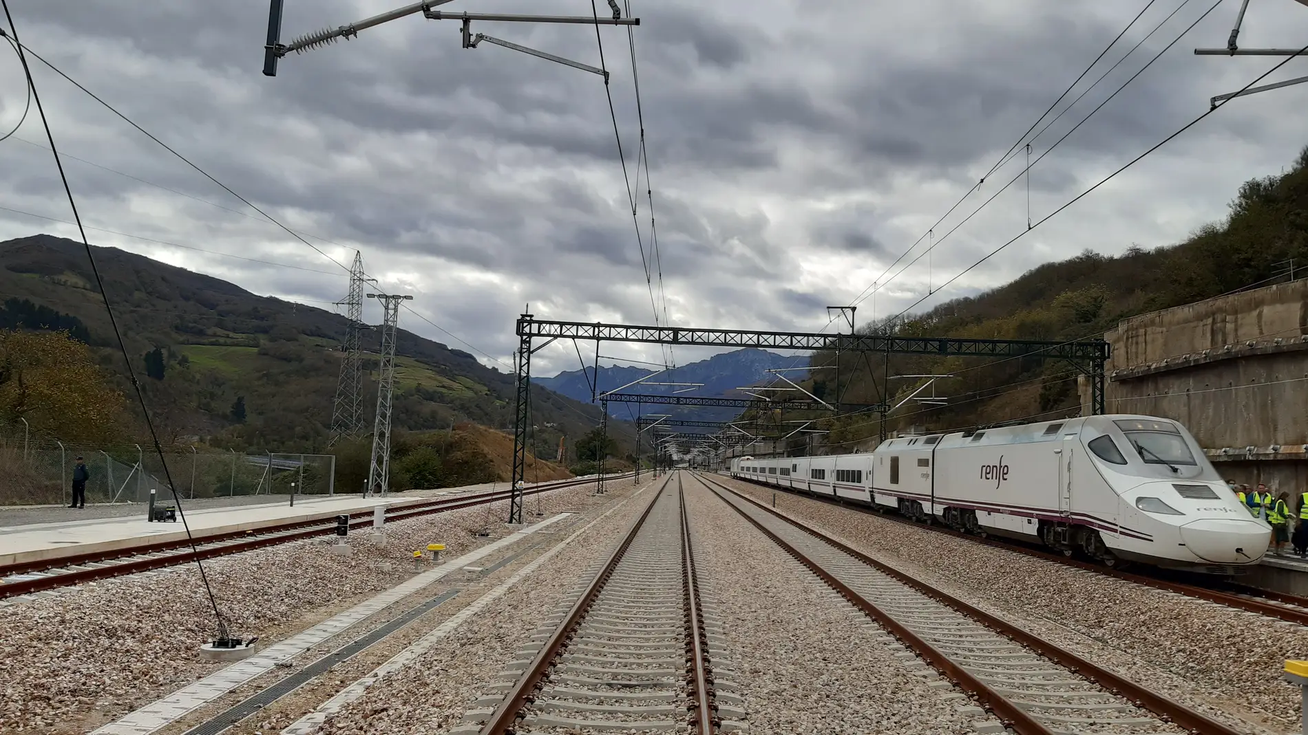 El nuevo trazado Asturias-León pasa a fase de línea de explotación comercial
