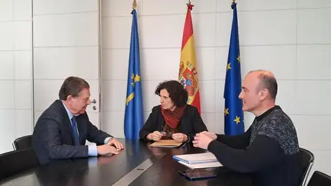 21-02-2023 Alfredo Canteli junto a la Consejera de Cultura, Berta Piñán, y el Director general de Patrimonio, Pablo León 21-02-2023 Alfredo Canteli junto a la Consejera de Cultura, Berta Piñán, y el Director general de Patrimonio, Pablo León