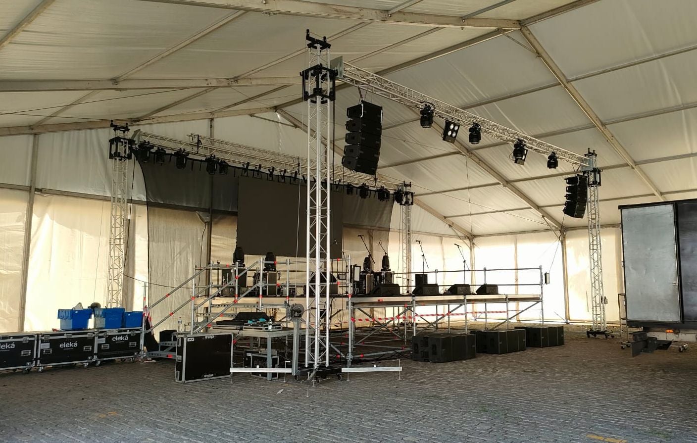 Pistoletazo de salida para el Carnaval de Puerto Real con el pregón de 'Toté' Pistoletazo de salida para el Carnaval de Puerto Real con el pregón de 'Toté'