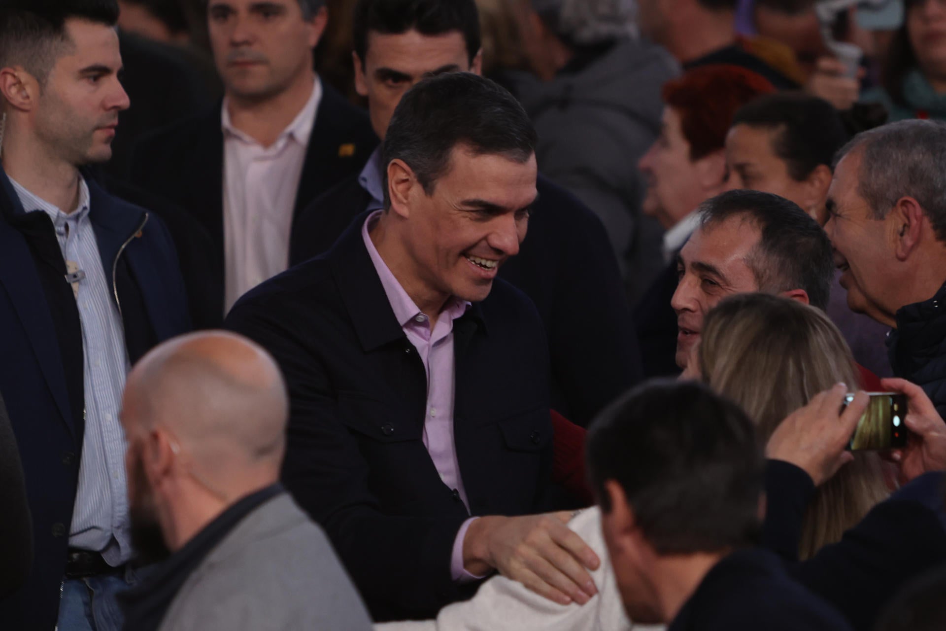 Tertulia: ¿Es la moción de censura un win-win para Pedro Sánchez? Tertulia: ¿Es la moción de censura un win-win para Pedro Sánchez?
