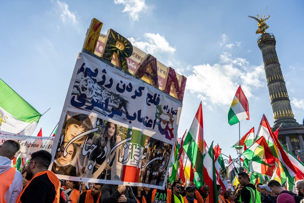 Contraparte - Resistencia de la mujer bahai en Irán Contraparte - Resistencia de la mujer bahai en Irán