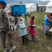 Varios niños en una de las zonas habilitadas tras los terremotos de Turquía y Siria