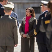 La ministra de Defensa, Margarita Robles, preside el acto en homenaje a los caídos en la guerra de Ucrania este viernes en la Academia de Infantería de Toledo
