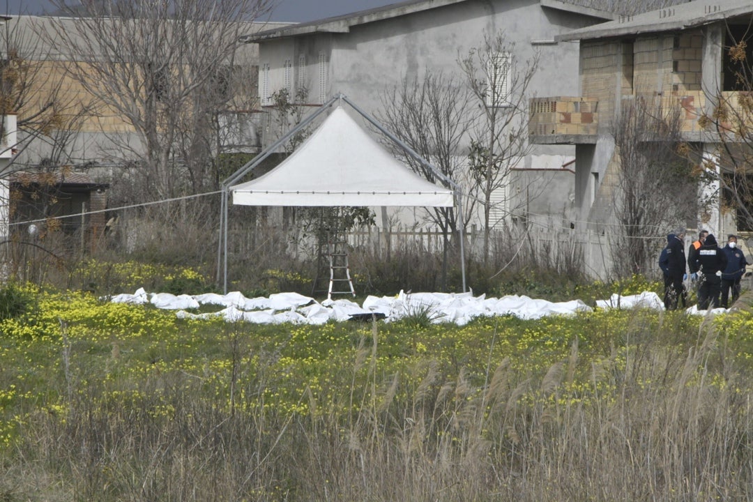 Al menos 60 inmigrantes muertos tras un naufragio en la costa de Italia Al menos 60 inmigrantes muertos tras un naufragio en la costa de Italia