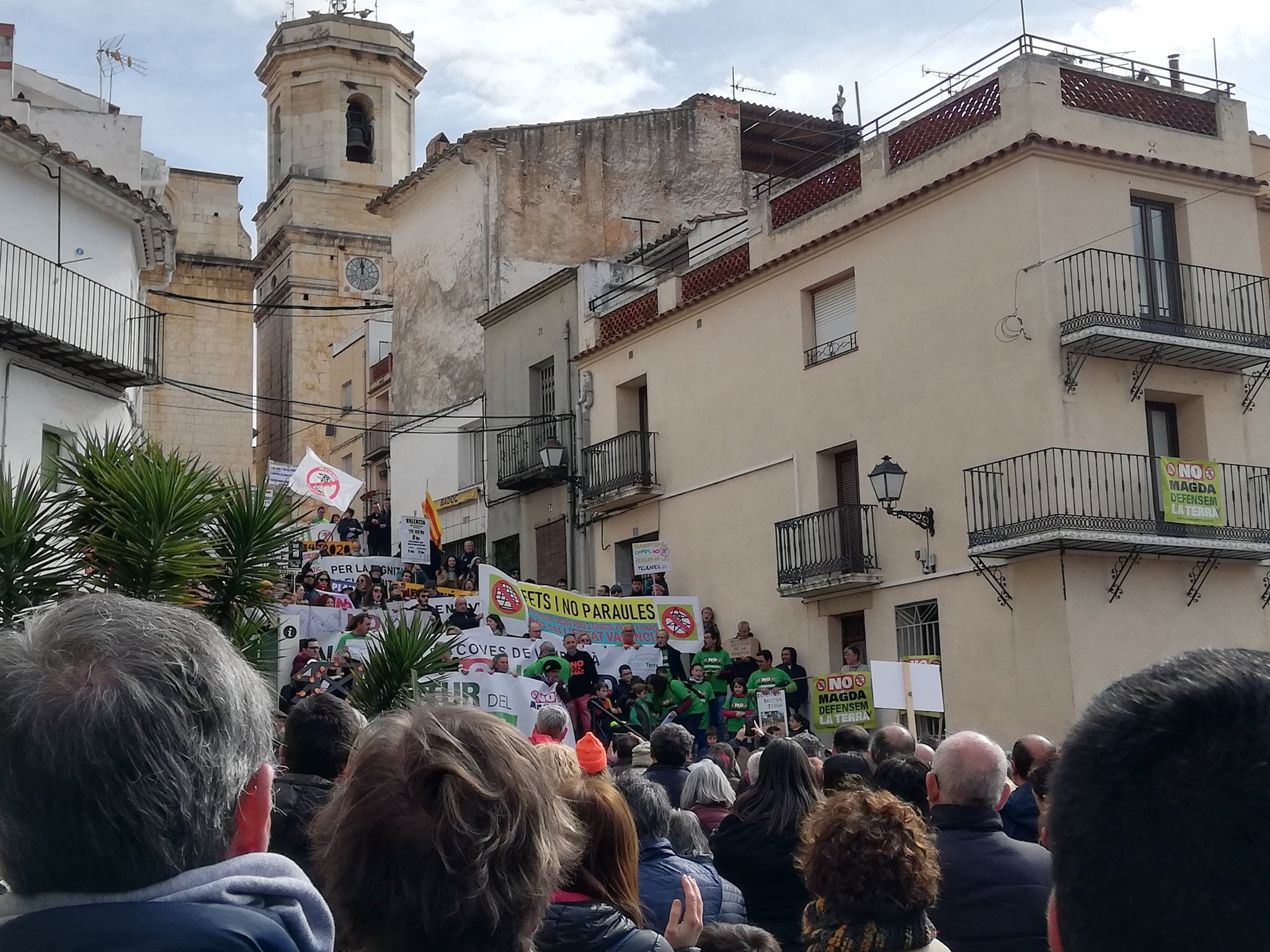 Una manifestación pide una implantación "racional" de renovables y rechaza Magda: "Es un modelo depredador" Una manifestación pide una implantación "racional" de renovables y rechaza Magda: "Es un modelo depredador"