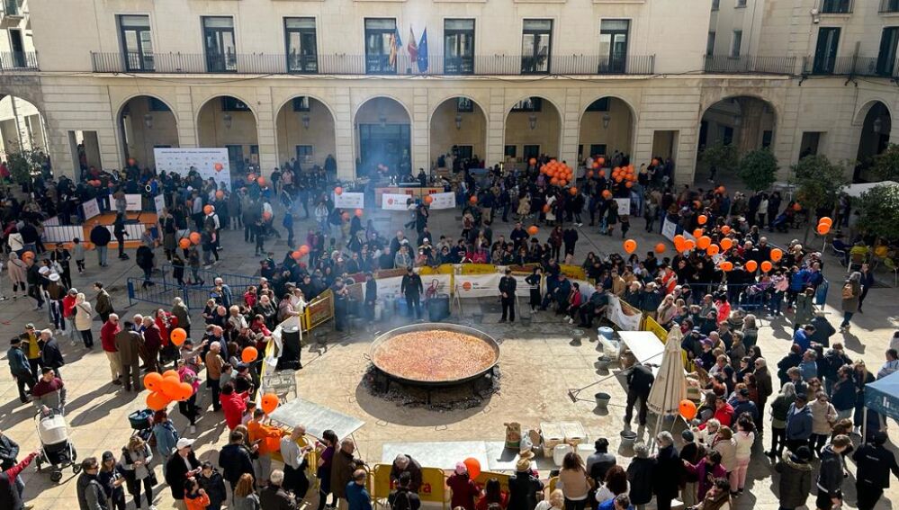 Arroz gigante en la Plaza del Ayuntamiento