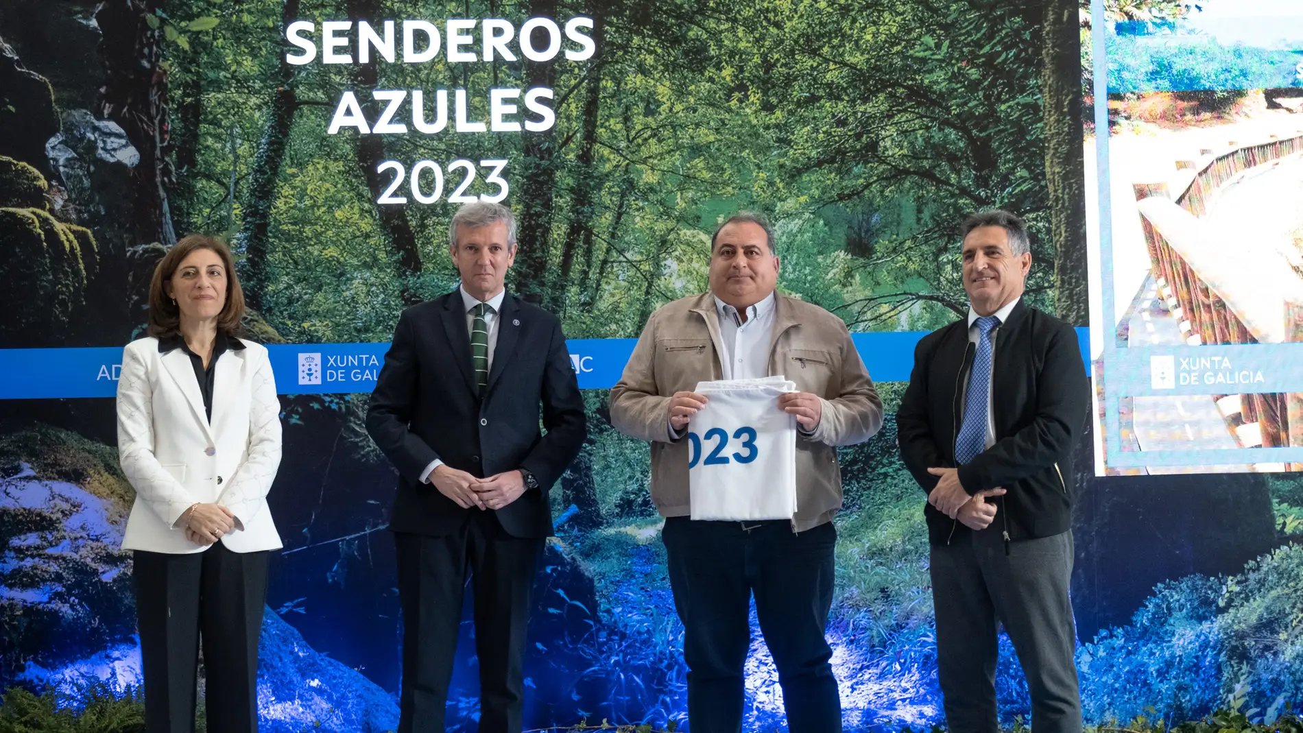 Orihuela recibe el distintivo de Sendero Azul de Cabo Roig celebrado en Santiago de Compostela 