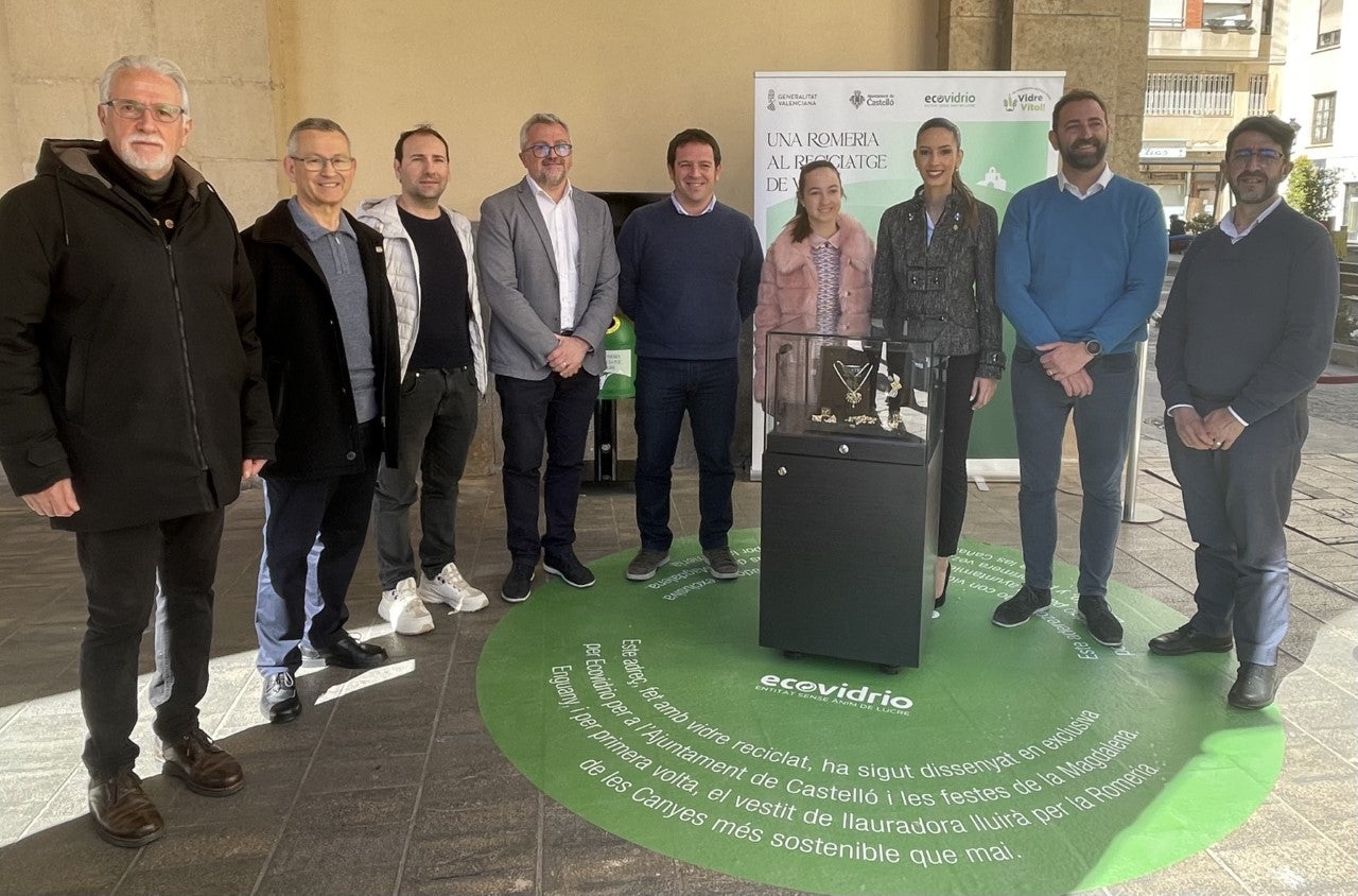 Castelló y Ecovidrio lanzan un nuevo reto a collas y gaiatas para reciclar durante Magdalena Castelló y Ecovidrio lanzan un nuevo reto a collas y gaiatas para reciclar durante Magdalena