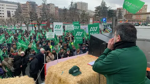 500 tractores inundan el centro de Logroño Tractorada organizada por ASAJA