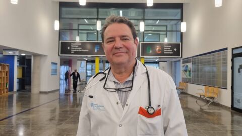 El jefe en funciones del Servicio de Medicina Interna del Hospital Can Misses, el doctor Pedro Fern&aacute;ndez Rom&aacute;n, ha hecho un llamamiento a la calma..