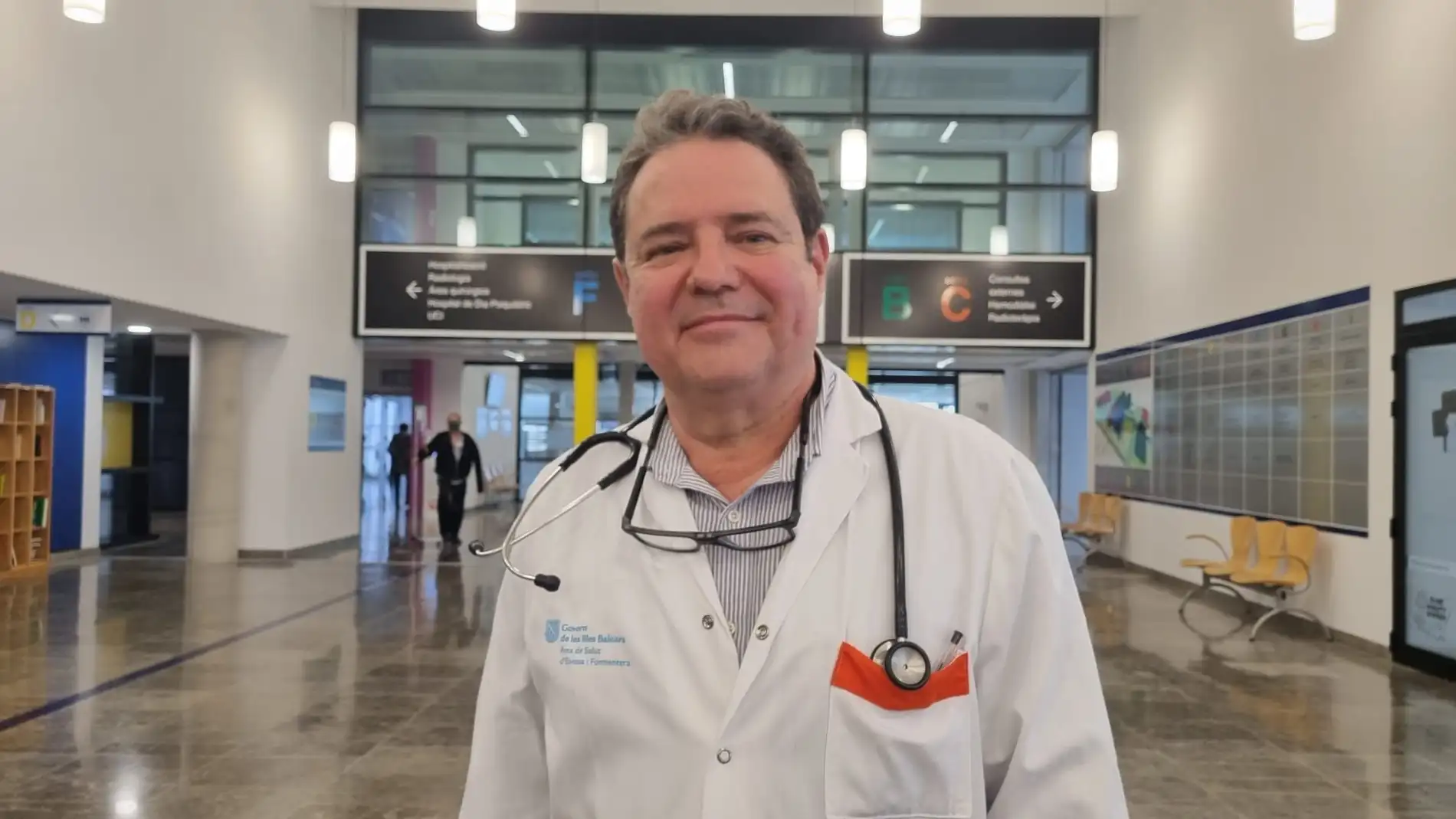 El jefe en funciones del Servicio de Medicina Interna del Hospital Can Misses, el doctor Pedro Fernández Román, ha hecho un llamamiento a la calma..
