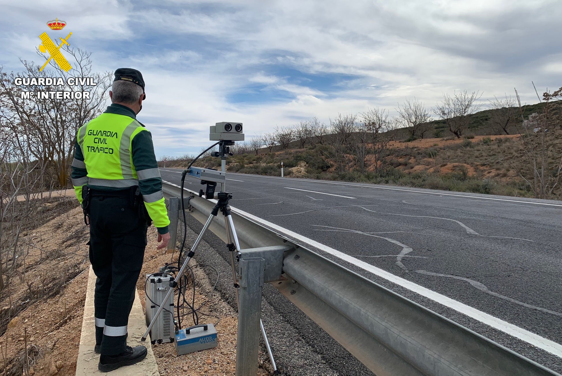 Pillado cuando circulaba a 123 km/h en la travesía de una población limitada a 50 km/h Pillado cuando circulaba a 123 km/h en la travesía de una población limitada a 50 km/h