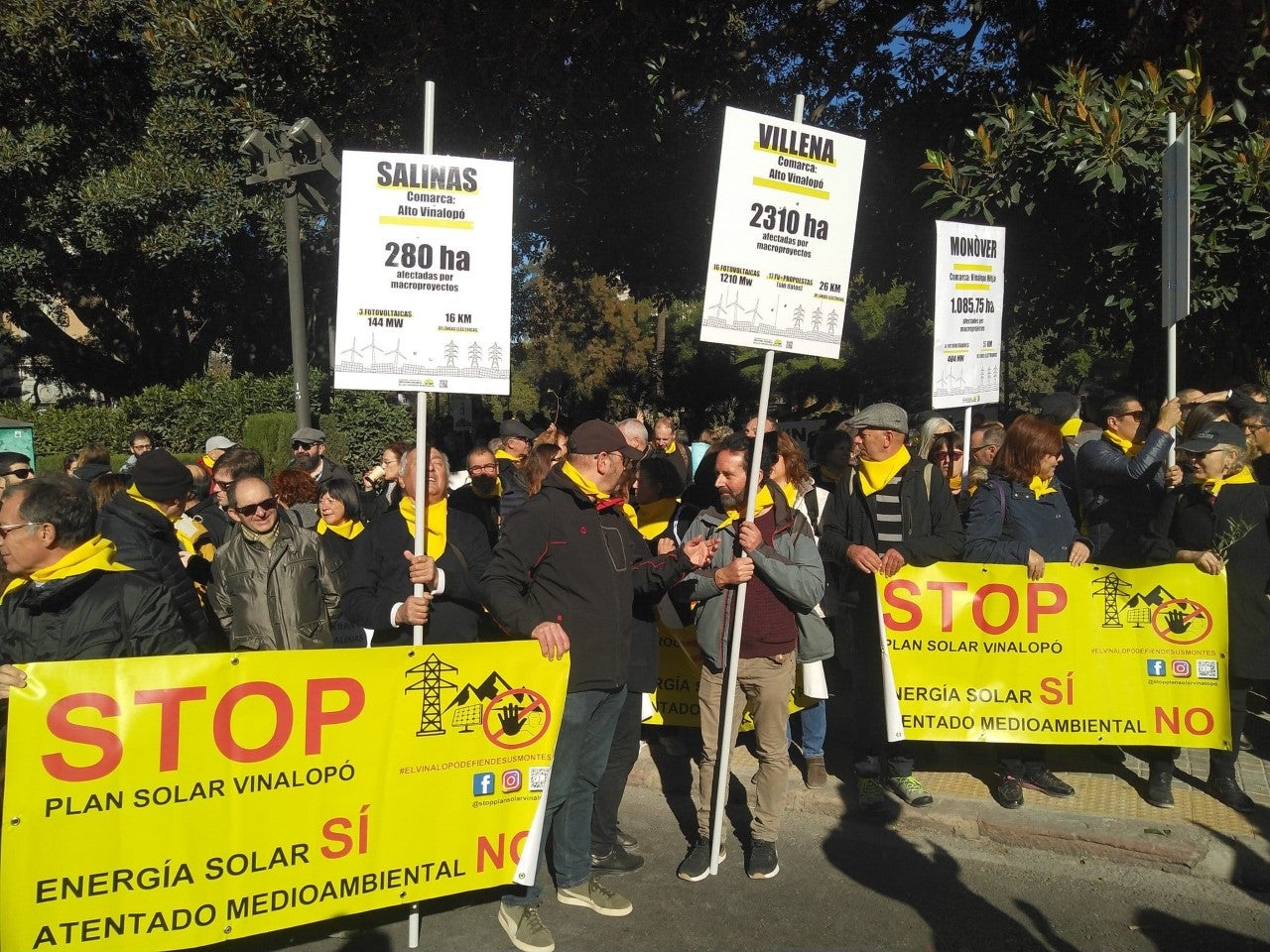 Colectivos del Medio y Alto Vinalopó se oponen a la implantación masiva de macro plantas solares Colectivos del Medio y Alto Vinalopó se oponen a la implantación masiva de macro plantas solares
