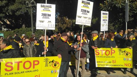 Concentraci&oacute;n Stop Plan Solar Vinalop&oacute;