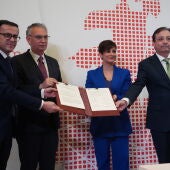 Las autoridades firman el protocolo de fusión entre Villanueva de la Serena y Don Benito