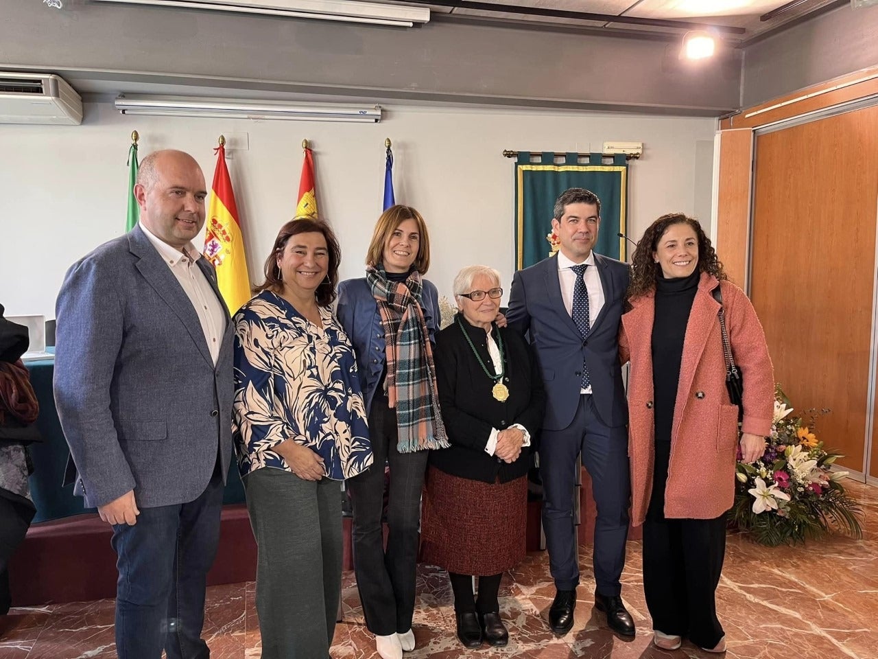 Valverde arropa la designación de Mª Teresa Llorente como cronista oficial del municipio Valverde arropa la designación de Mª Teresa Llorente como cronista oficial del municipio