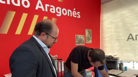 Alberto Izquierdo, registrando su candidatura a las primarias del PAR