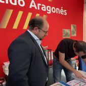 Alberto Izquierdo, registrando su candidatura a las primarias del PAR