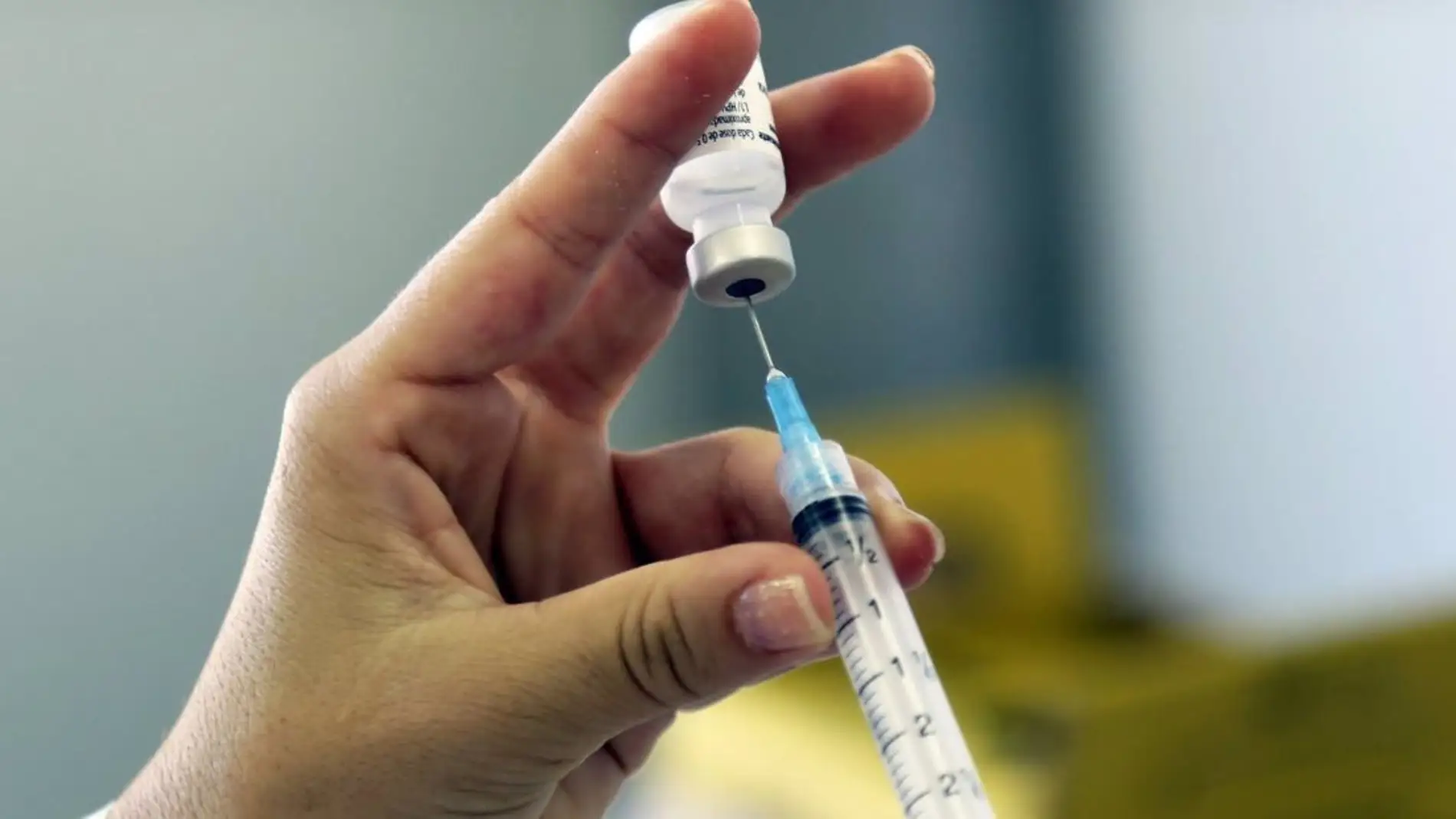 Andalucía ha vacunado ya a los primeros 5.600 chicos de 12 años contra el VPH