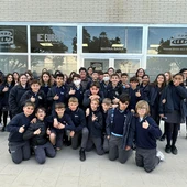 Alumnos del Elian's British School en su visita a los estudios de Onda Cero Marina Baixa. Alumnos del Elian's British School en su visita a los estudios de Onda Cero Marina Baixa.