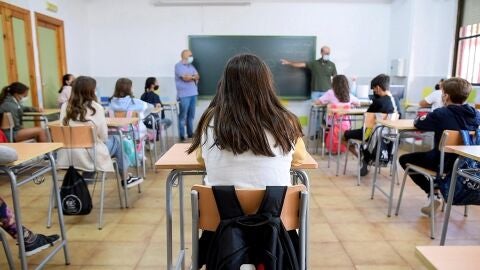 Los chicos de 15 a&ntilde;os se atascan con la lectura: van un curso acad&eacute;mico por detr&aacute;s de las chicas
