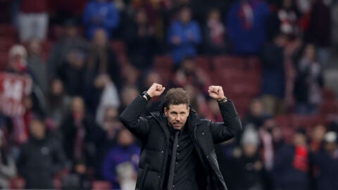 Diego Pablo Simeone durante un partido en el Metropolitano