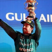 La declaración de amor de Fernando Alonso a Aston Martin: "Es un placer conducir este coche"