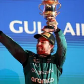La declaración de amor de Fernando Alonso a Aston Martin: "Es un placer conducir este coche" La declaración de amor de Fernando Alonso a Aston Martin: "Es un placer conducir este coche"