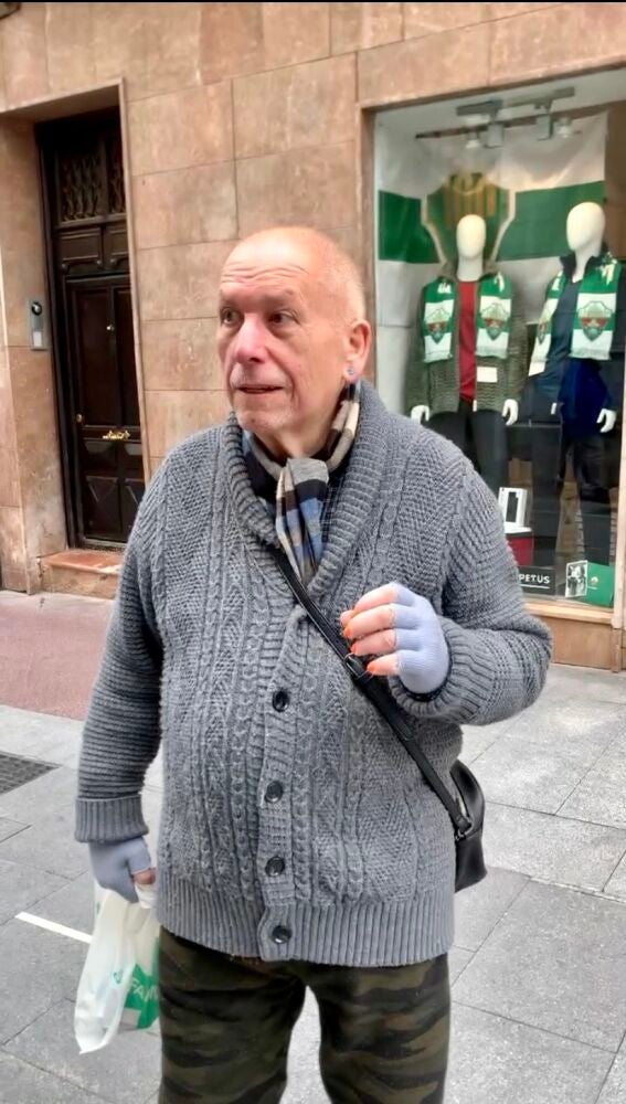 Sexy69, pasea todos los días por el centro de Elche