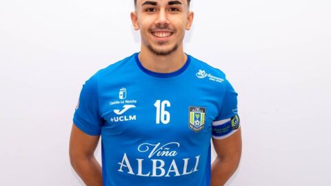 Alberto L&oacute;pez, jugador valdepe&ntilde;ero del Vi&ntilde;a Albali Valdepe&ntilde;ero