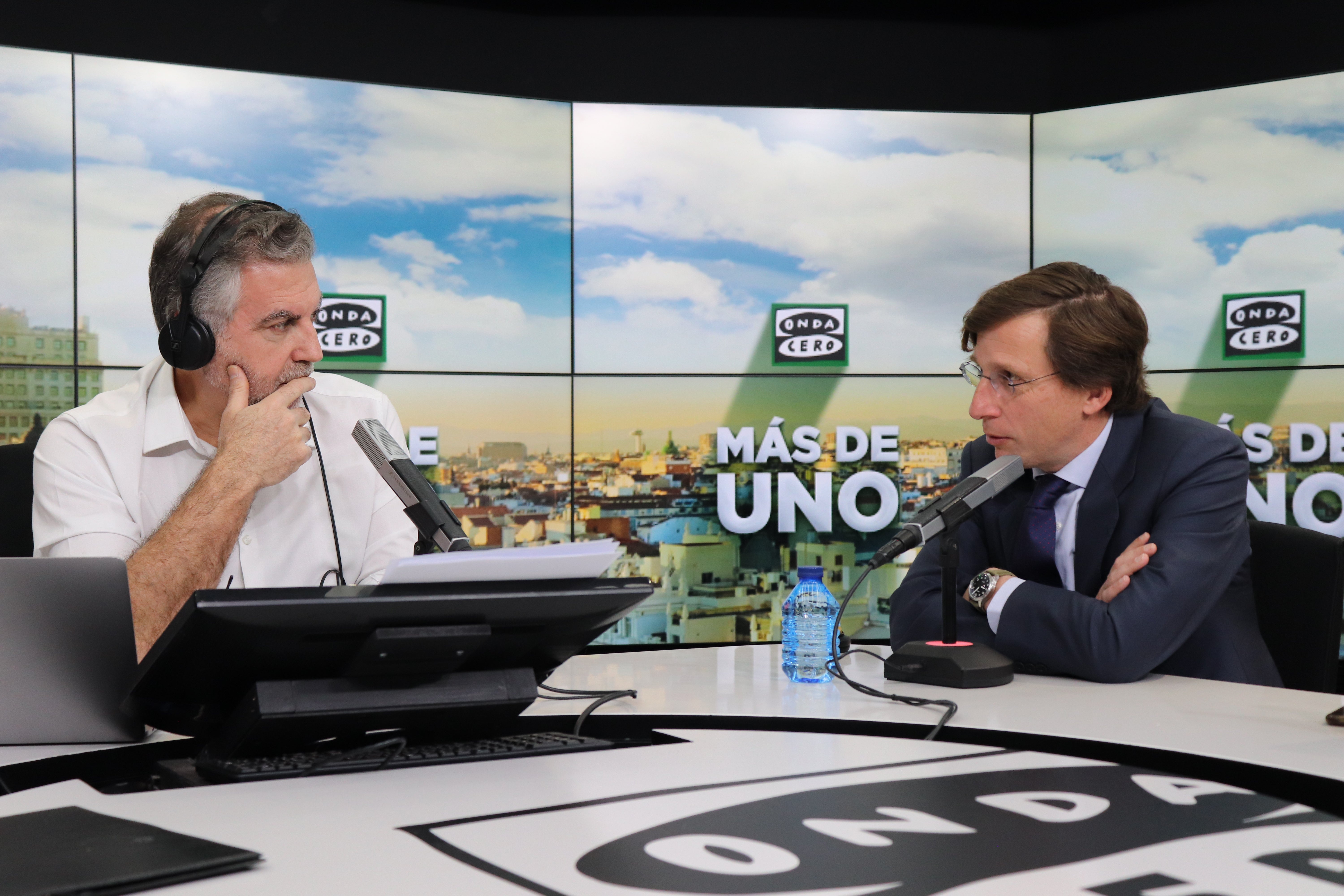 Vídeo de la entrevista de Carlos Alsina a José Luis Martínez-Almeida Vídeo de la entrevista de Carlos Alsina a José Luis Martínez-Almeida