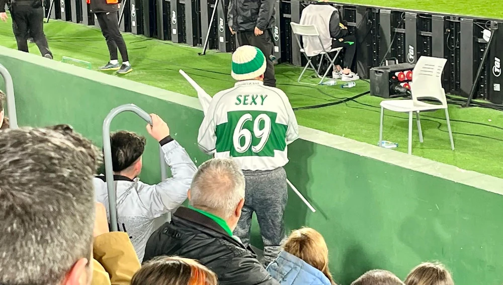 Sexy69, en un partido del Elche CF en el estadio Martínez Valero