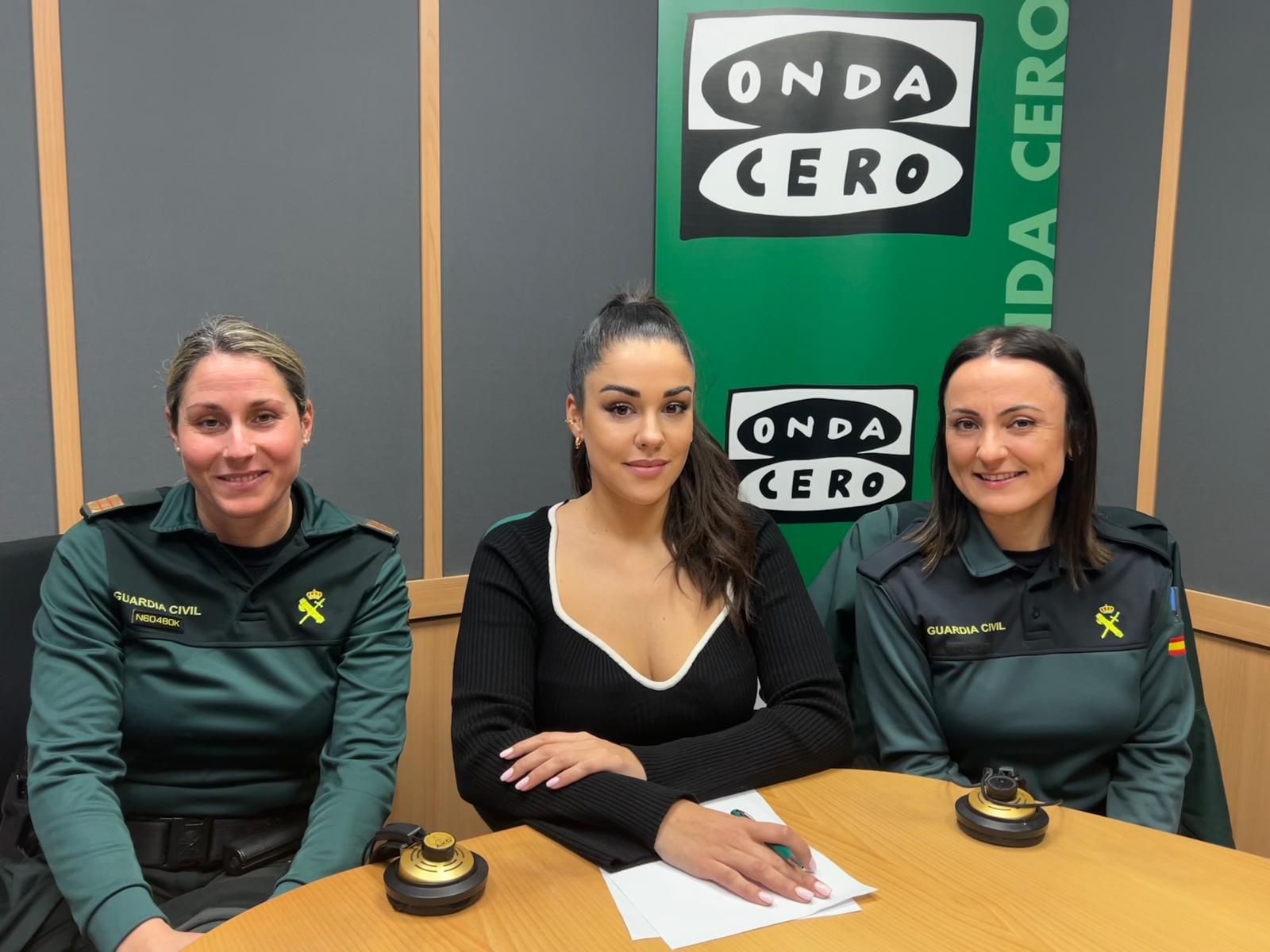 El servicio de Atención al Ciudadano informa, dirige y orienta acerca de los trámites de la Guardia Civil El servicio de Atención al Ciudadano informa, dirige y orienta acerca de los trámites de la Guardia Civil