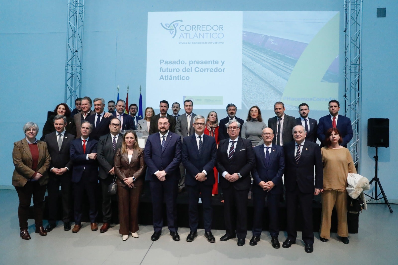 El Gobierno se compromete a que el Corredor Atlántico reciba las mismas inversiones que el Mediterráneo El Gobierno se compromete a que el Corredor Atlántico reciba las mismas inversiones que el Mediterráneo