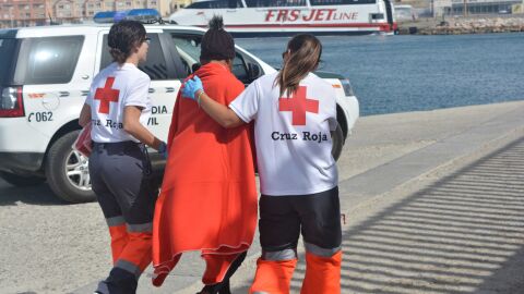 Llega a Formentera una patera con 14 inmigrantes de origen magreb&iacute; a bordo 
