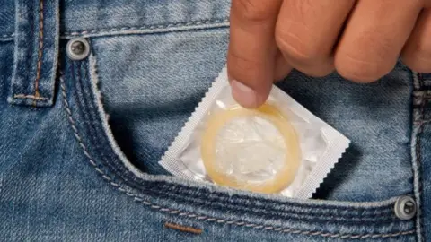 La meitat dels joves considera innecessari el preservatiu La meitat dels joves considera innecessari el preservatiu