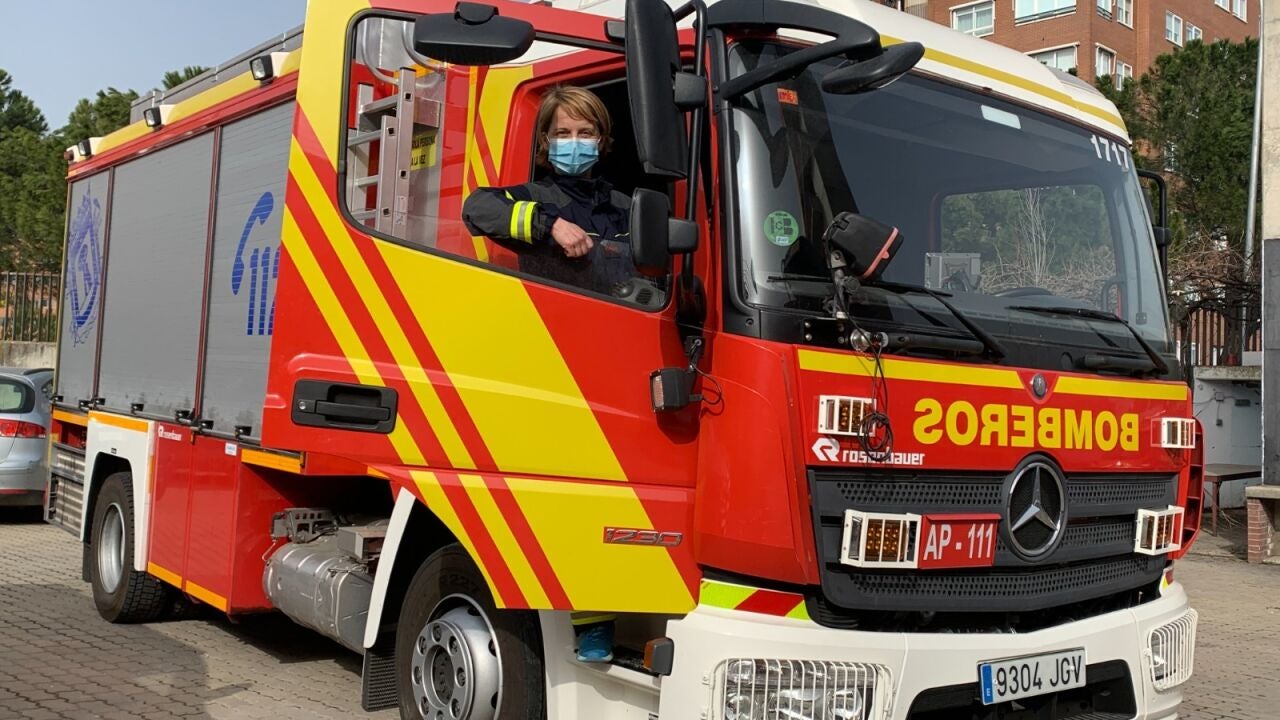 El Sueño Cumplido De Carolina: Ser Bombera Del Ayuntamiento De Madrid ...