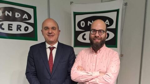 Vicent Marí, presidente del Consell d&#39;Eivissa, junto al periodista de Onda Cero Martí Rodríguez