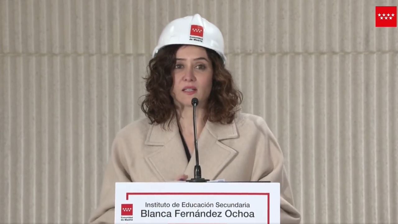 Ayuso se burla de la Ley trans para rechazar la ley de paridad Ayuso se burla de la Ley trans para rechazar la ley de paridad