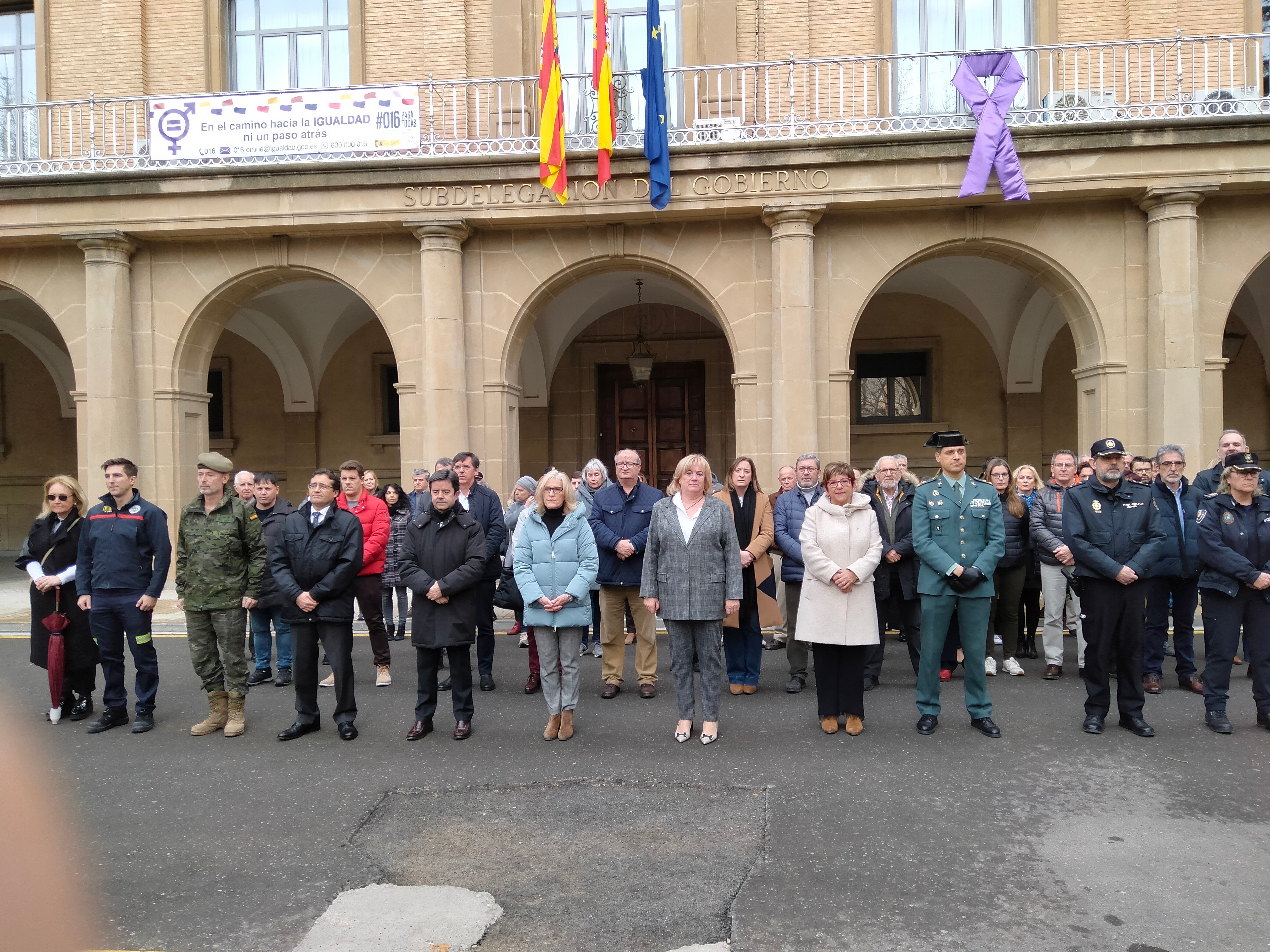 Minuto de silencio por el primer asesinato machista en Aragón Minuto de silencio por el primer asesinato machista en Aragón