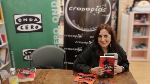 Presentaci&oacute;n na radio lectora da s&uacute;a &uacute;ltima novela, "O home que matou a Ant&iacute;a Morgade"